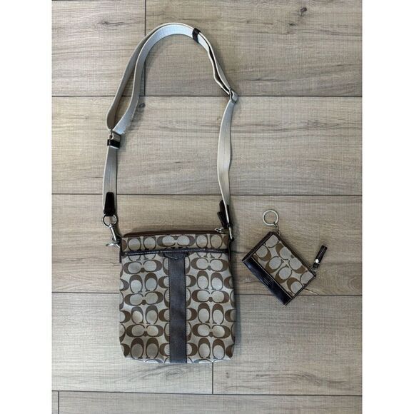 COACH Signature Jacquard with Patent leather trim CROSSBODY Messenger Bag Purse - Picture 1 of 6